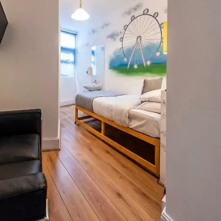 Camden Bnb Hotel-3